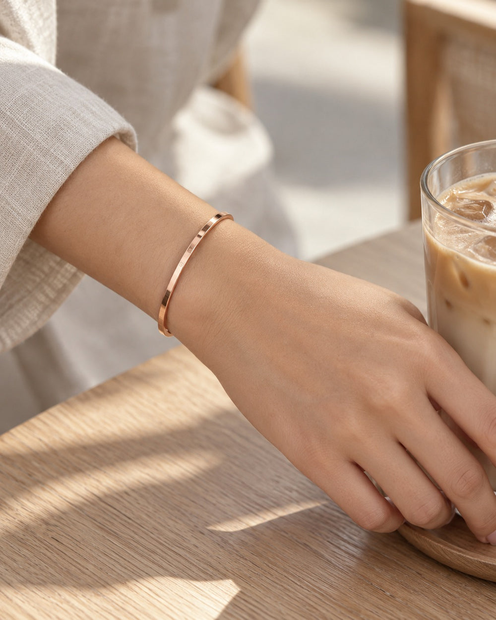 Lyz & Liam Classic Cuff Rose Gold - 2100RG - ảnh đeo