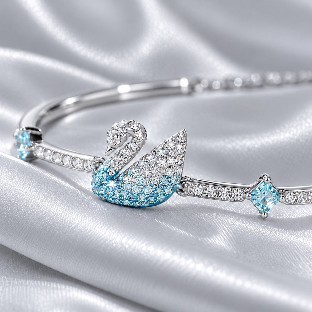 Lắc tay thiên nga xanh Iconic Swan 2139 - cận thiên nga đá trắng chuyển xanh