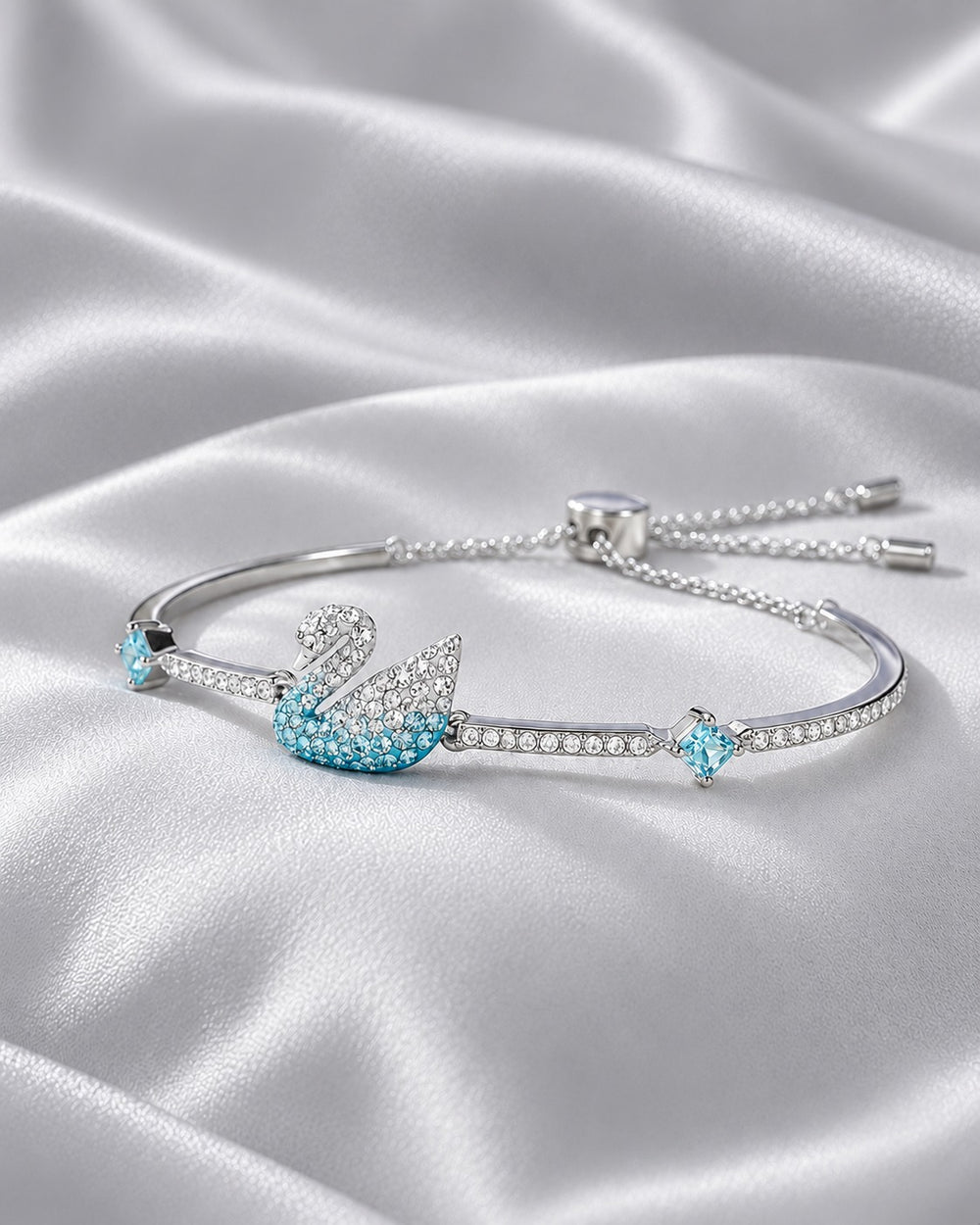 Lắc tay thiên nga xanh Iconic Swan 2139 - ảnh phối cảnh