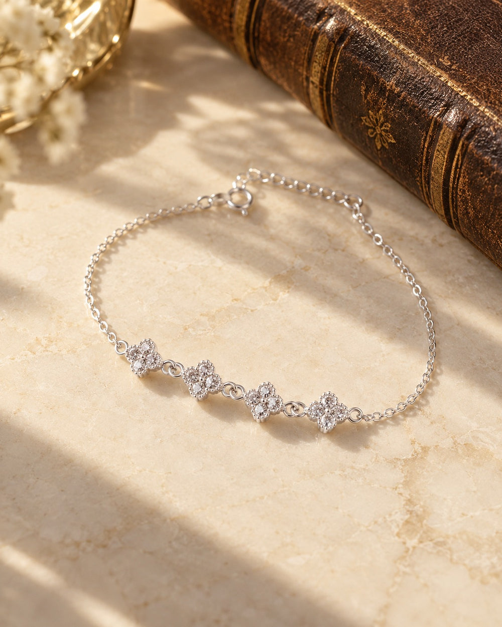 Lucky Four-Leaf Clover Bracelet Jewelry Set - ảnh bối cảnh