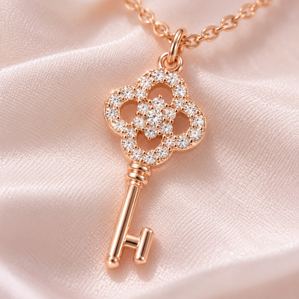 Flower Key Bracelet Rose Gold - cận chìa khoá hoa đá