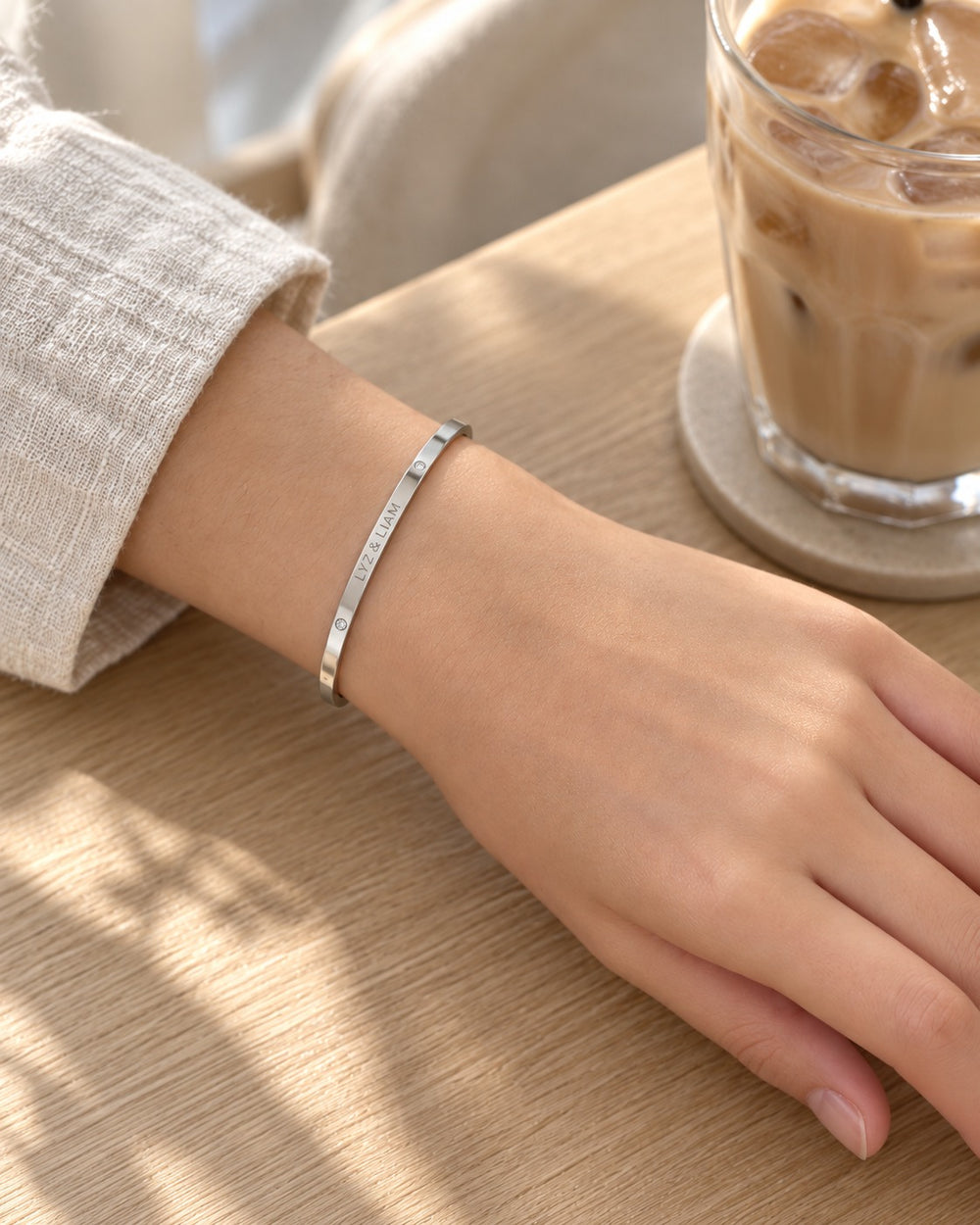 Lyz & Liam Lumine Cuff Silver - 2240SV - ảnh đeo