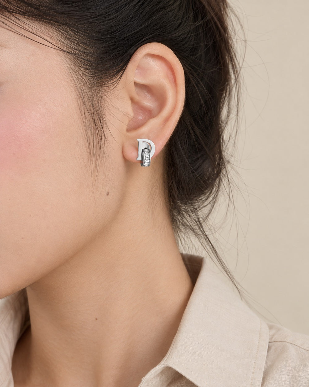 D-shaped Earrings Silver - 3019SV - ảnh đeo tai