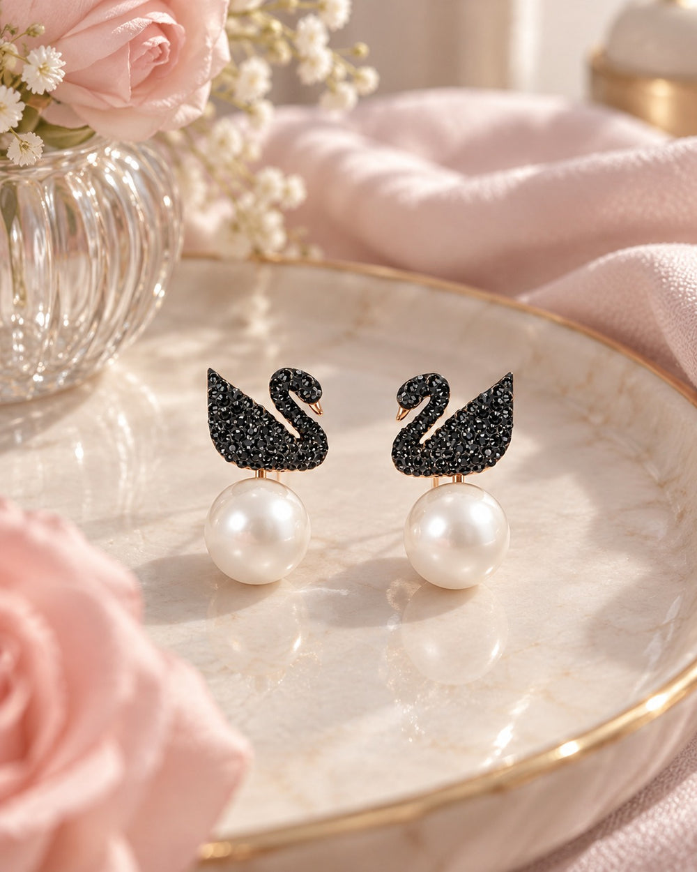 Black Iconic Swan Earrings Rose Gold - ảnh bối cảnh