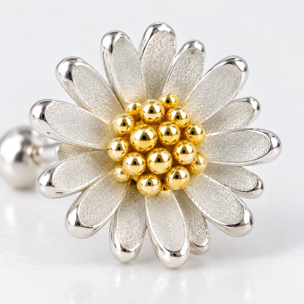 Sparkling Matricaria Chamomilla Earrings - cận cánh hoa và nhuỵ