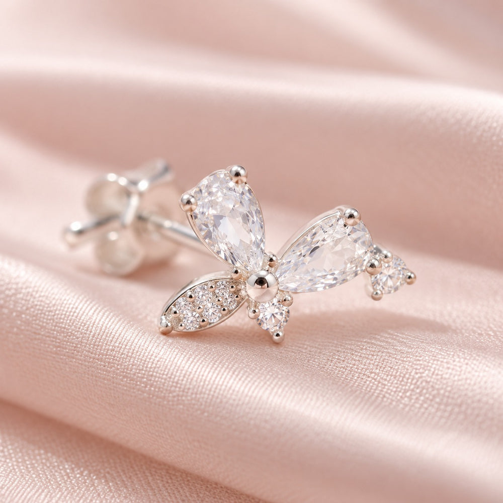 Cận 2 lá đá giọt và lá marquise khuyên 3212SV