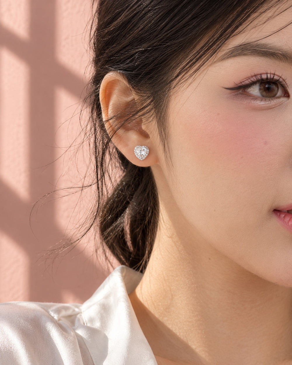 Stone Heart Earrings Silver - ảnh đeo