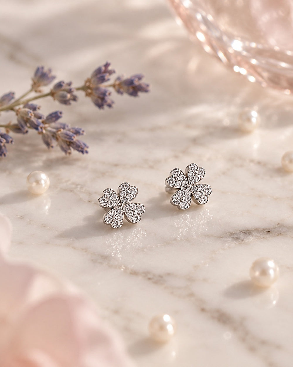 Heart Four Leaf Earrings Silver - ảnh bối cảnh