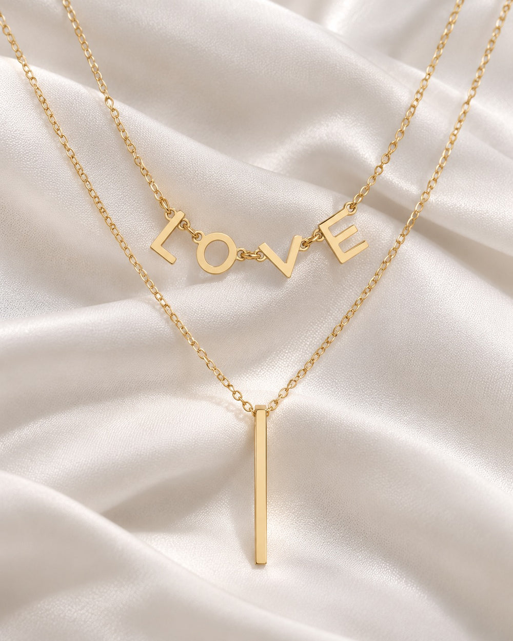 Dây chuyền LOVE - ảnh phong cách