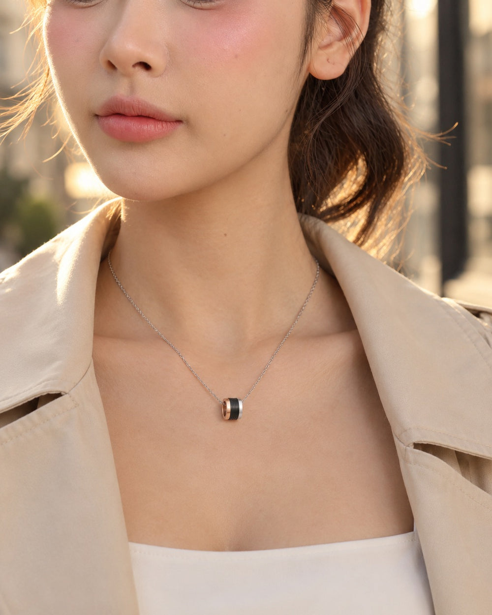 Lyz & Liam Blast Galaxy Necklace - ảnh đeo