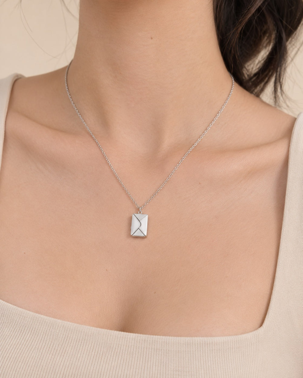 Fingers Print Letter Pendant - 6029SV - ảnh đeo