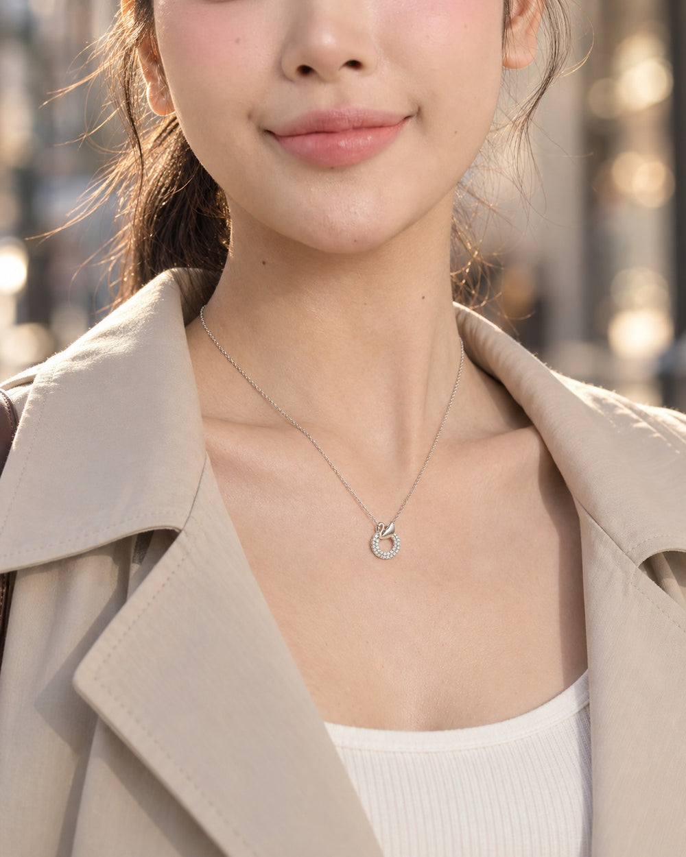 Swan Pendant Diamonds Necklace - ảnh đeo