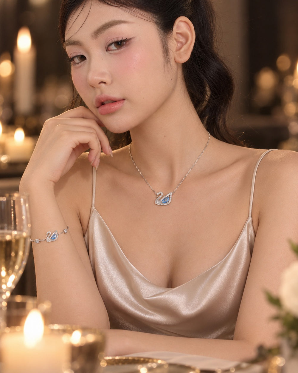 Dazzling Swan Bracelet Silver Jewelry Set - ảnh đeo