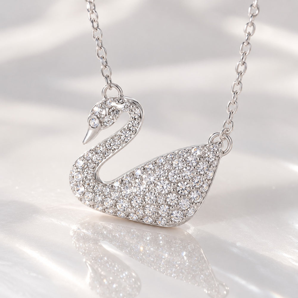 Dây chuyền Iconic Swan bạc - cận thiên nga pavé, mỏ trơn