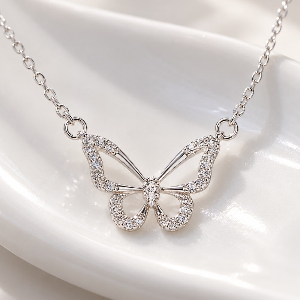 Dây chuyền Shiny Butterfly - cận bướm viền rỗng đính đá
