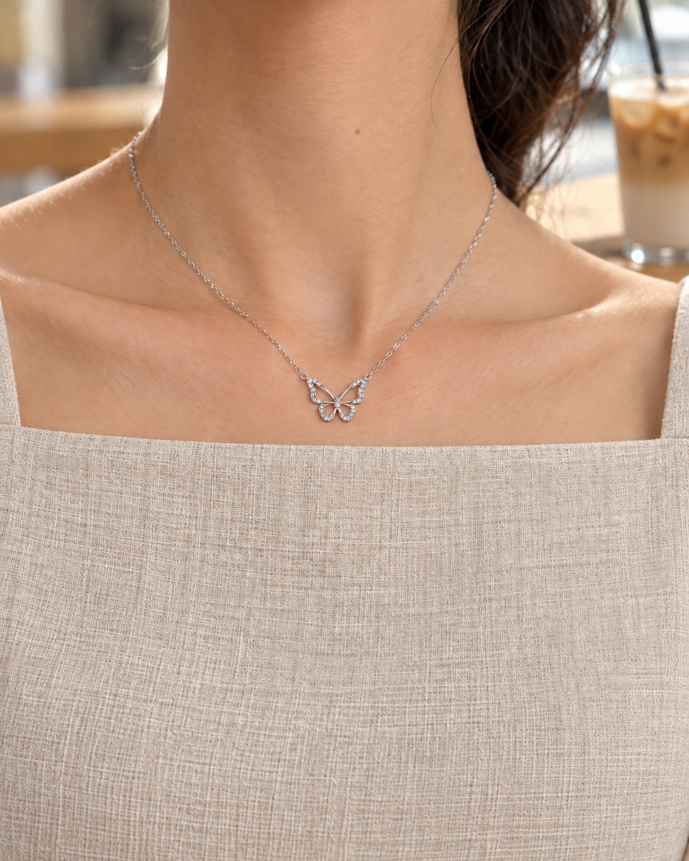 LAMY shiny butterfly necklace silver - ảnh đeo