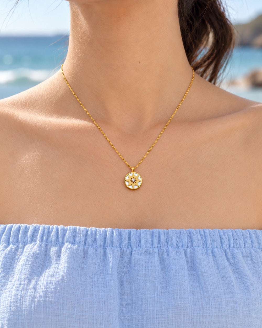 Sunburst Pendant Necklace Gold - 6101GG - ảnh đeo