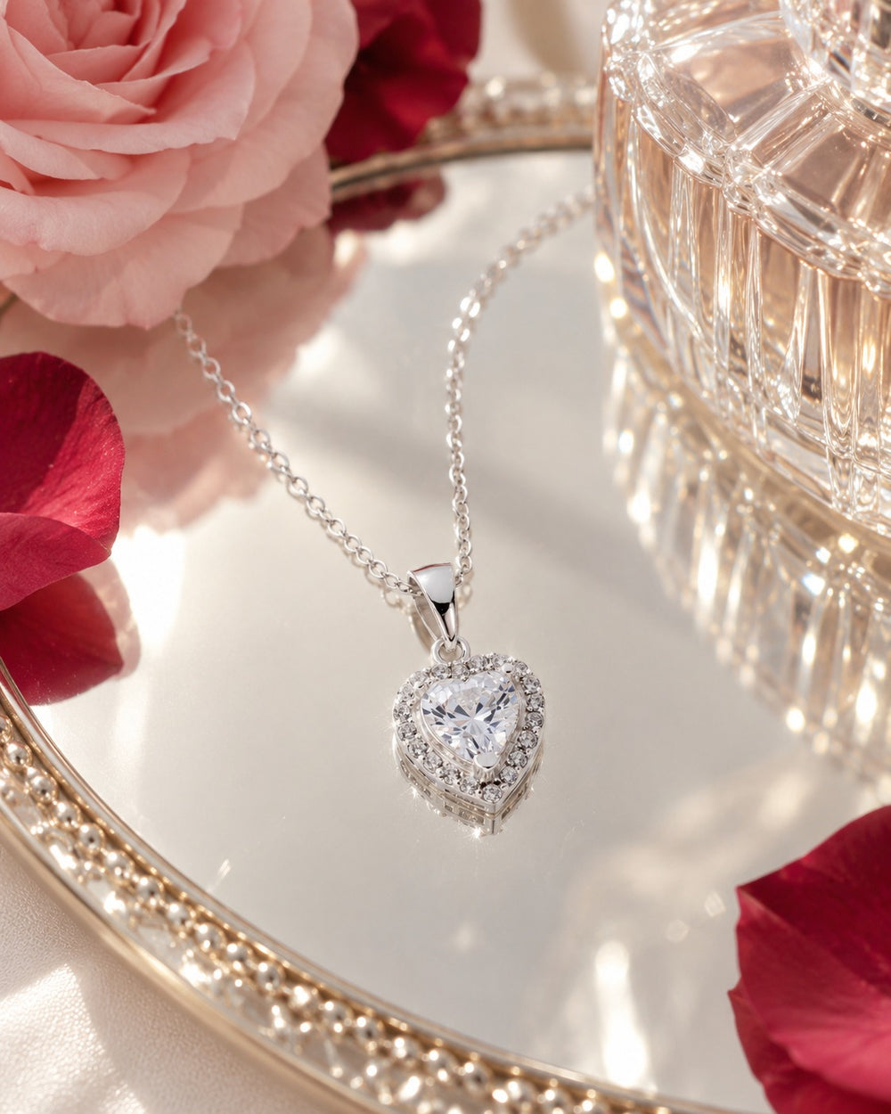 Guardian Heart Necklace Silver - ảnh bối cảnh