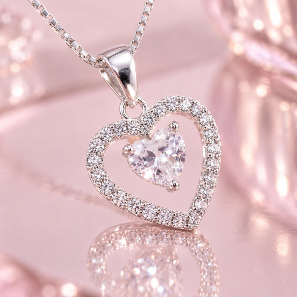 Sparkling Stone Encrusted Heart Necklace Silver - cận mặt tim