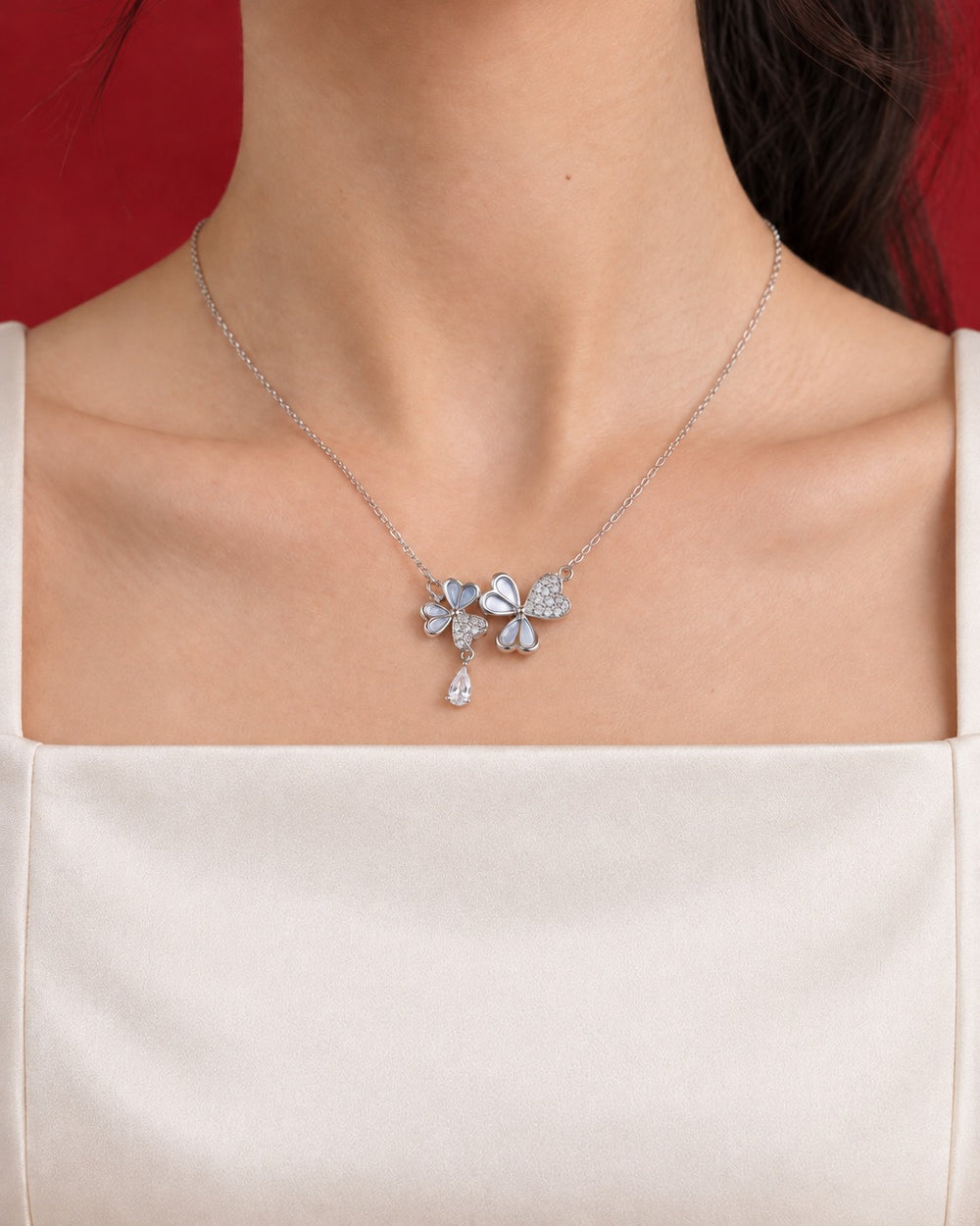 LAMY whispering bloom necklace silver - ảnh đeo