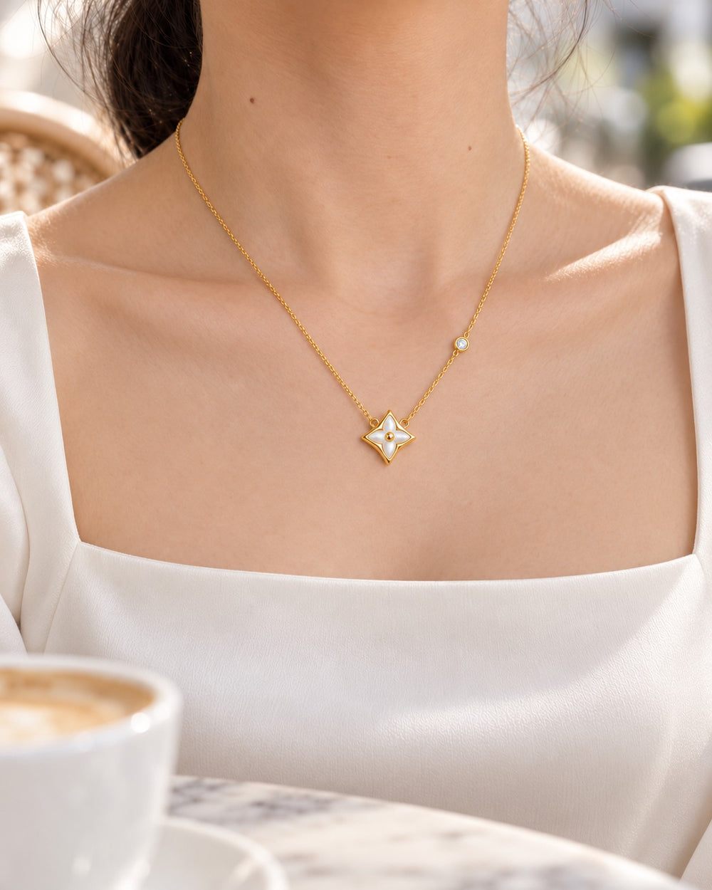 Four Leaves Star Necklace White - 6450WH - ảnh đeo