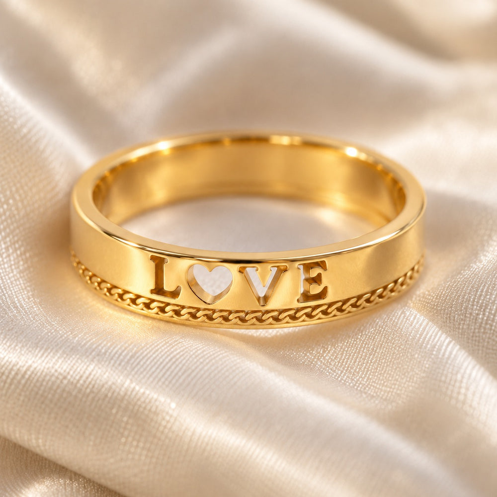 Love Retro Ring Gold - ảnh cận