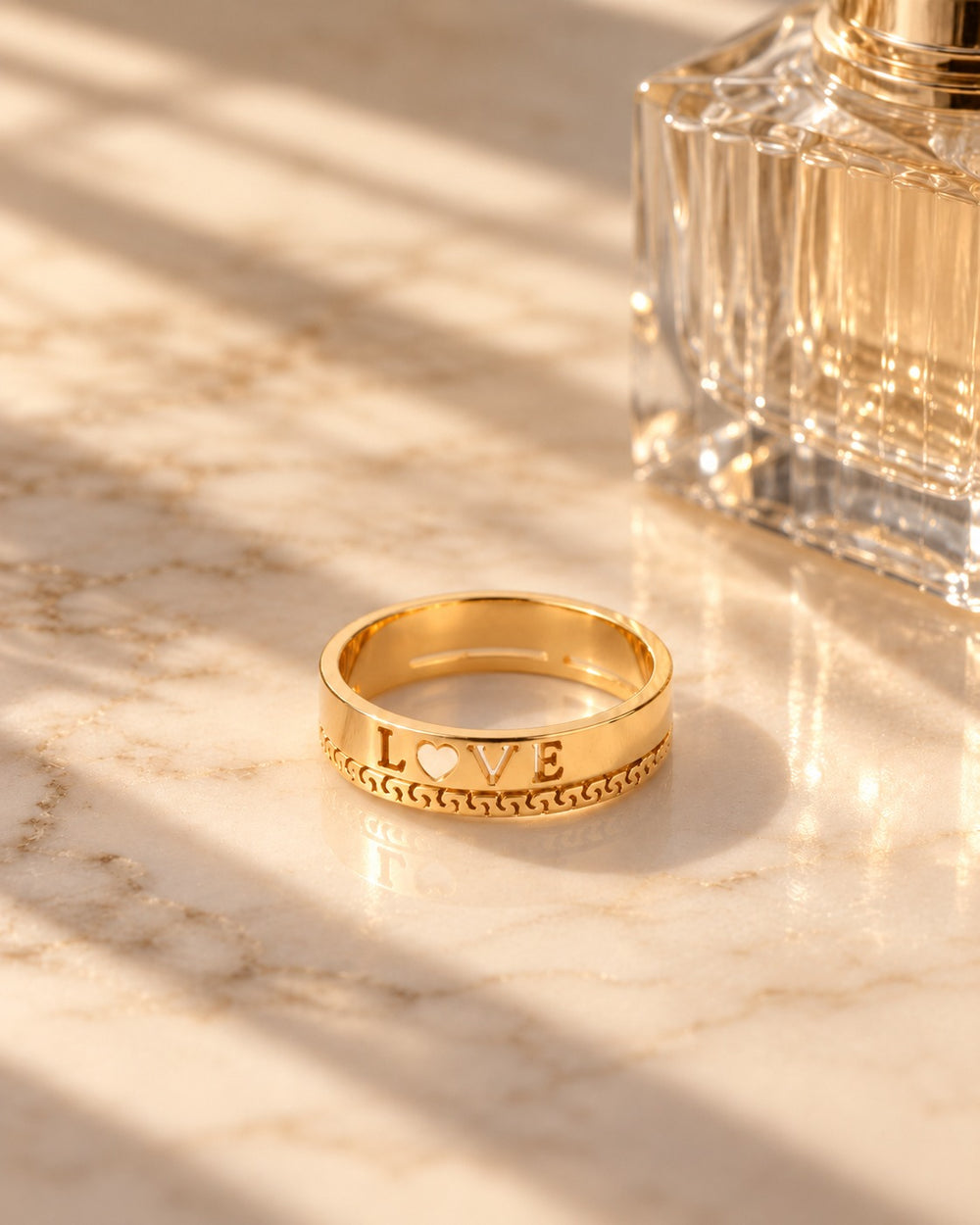 Love Retro Ring Gold - ảnh bối cảnh