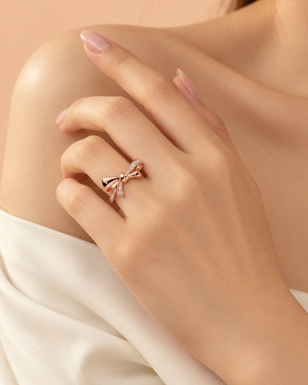 Bow Gorgeous Ring Rose Gold - 8043RG đeo tay