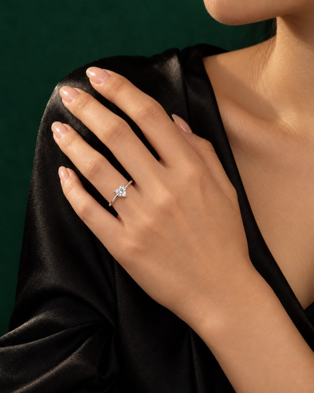 Clear Heart Solitaire Ring Silver - ảnh đeo