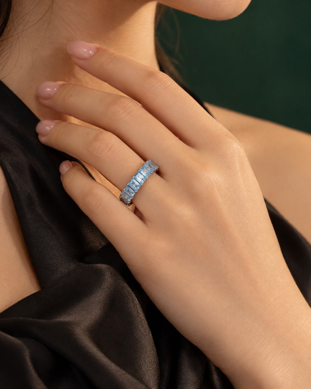 Blue Matrix Baguette Cut Ring Silver đeo tay