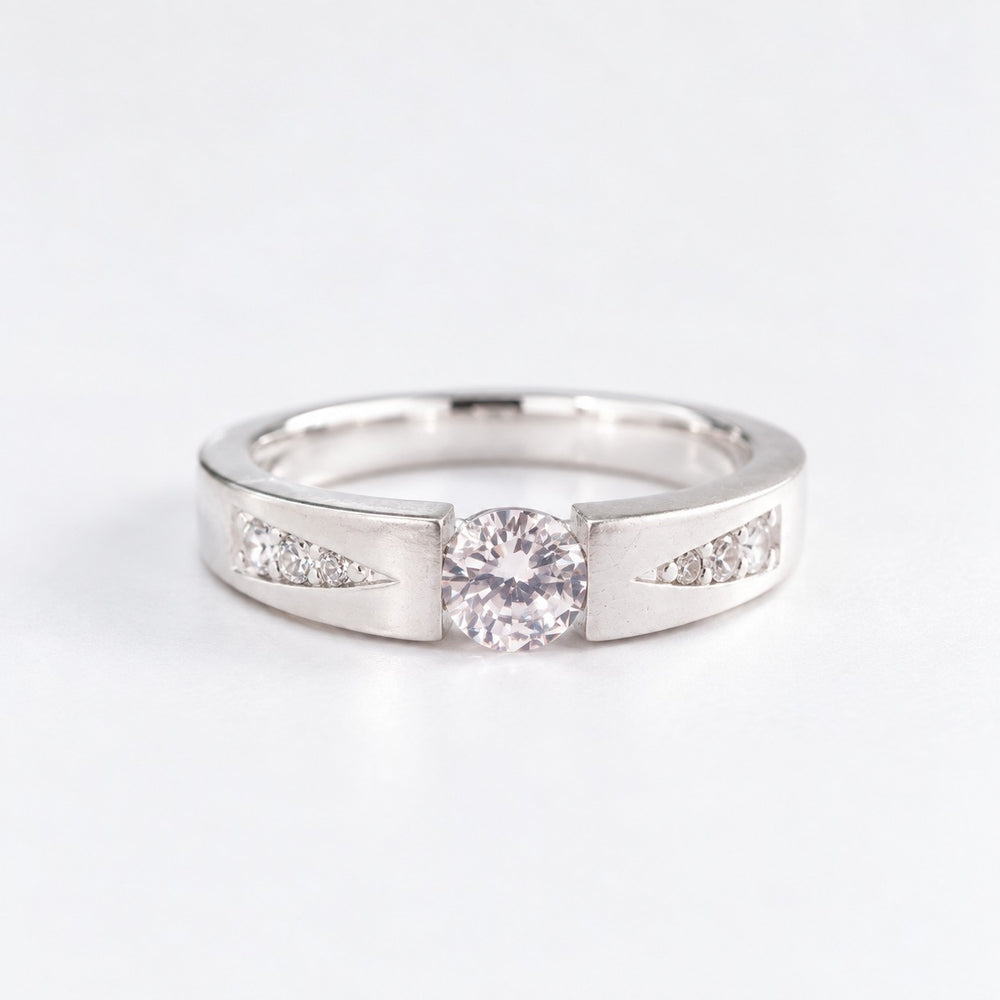 Nhẫn Romantic Couple 8241SV LAMY bạc, đá chủ kẹp hai khối, rãnh nêm 3 đá mỗi vai, ảnh chính nền trắng