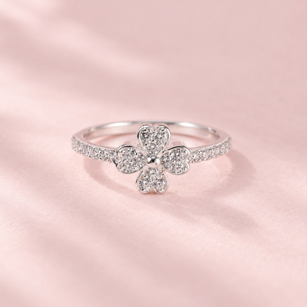 Tiny Four-leaf Clover Ring - ảnh chính