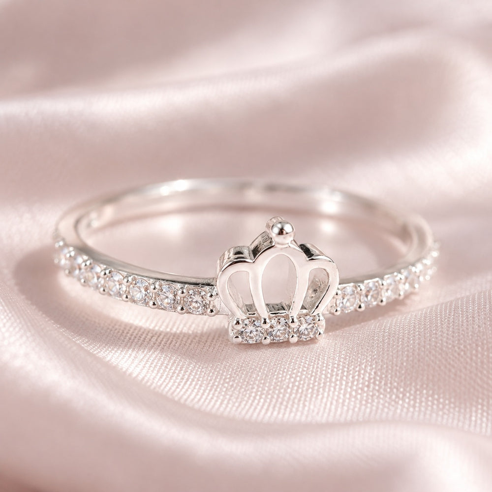 Cận cảnh vương miện nhẫn Royal Crown 8279SV, 3 vòm và 3 đá ở đế