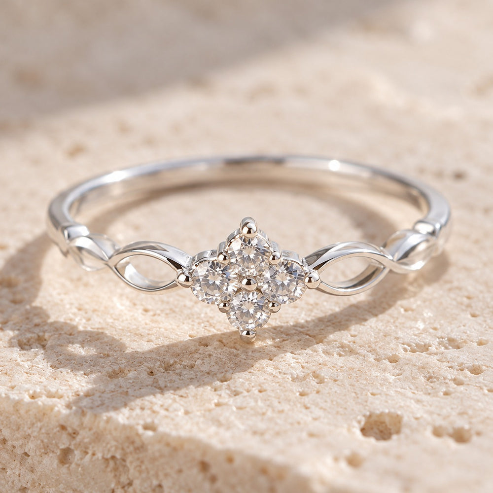 Cận cảnh 8346SV: 4 đá tròn chung chấu hình thoi, 2 vòng marquise rỗng mỗi bên