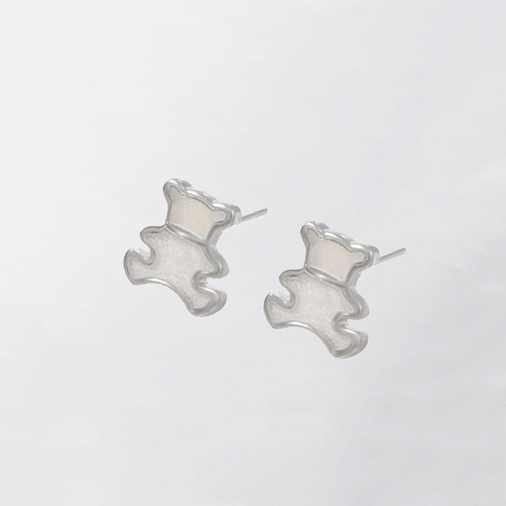 Panda Earrings Silver, hình chú gấu nhỏ đứng nghiêng