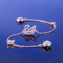Vòng tay CDE Dazzling Swan Vòng tay vàng hồng CDE2050RG