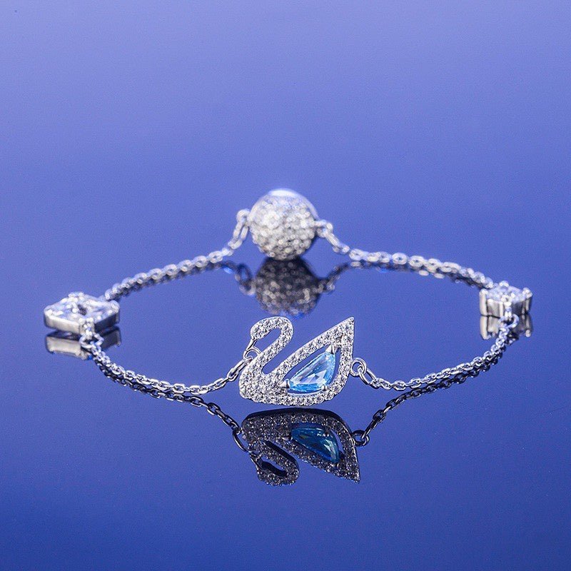 Dazzling Swan Bracelet Silver