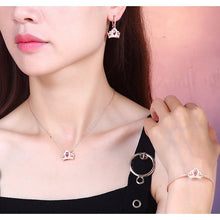 Dây chuyền Bee A Queen Necklace Rose Gold CDE6061RG