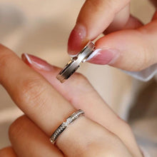 Nhẫn đôi nam nữ Lyz and Liam True Crystal Link Silver Ring LL8013 & LL8012