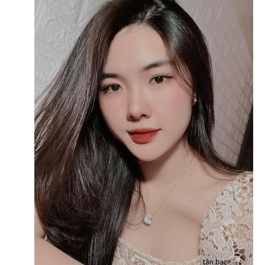 Iconic Swan Necklace Silver White