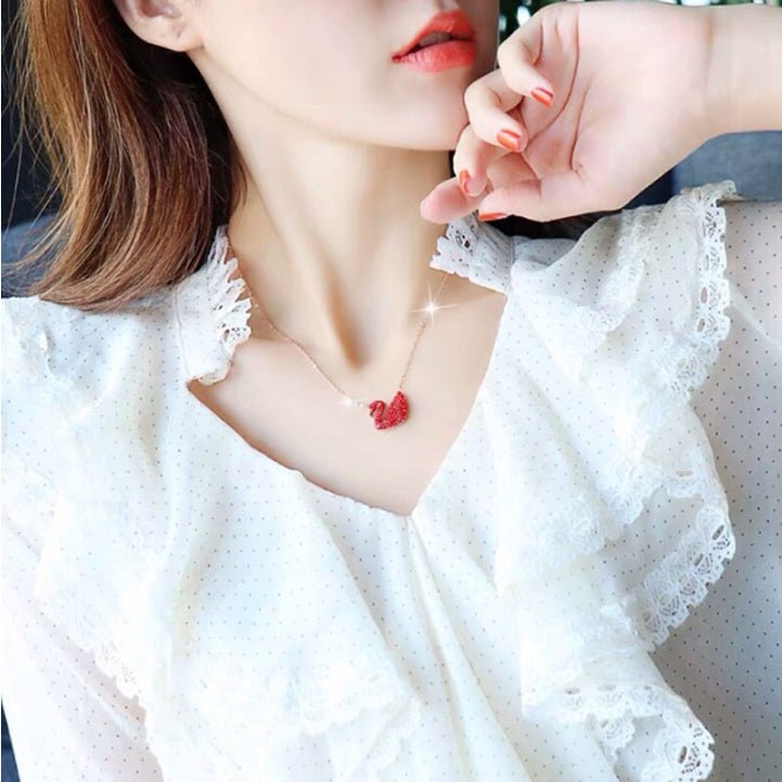 Iconic Swan Necklace Gold Red