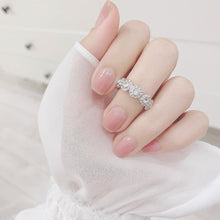 Nhẫn bạc cắt tròn CDE Angelic CDE8084 Nhẫn nữ