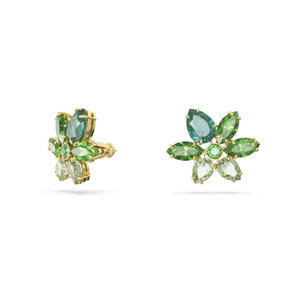 Green Gema Flower Stud Earrings Gold, mỗi chiếc là bông hoa ghép từ đá xanh lá hình hạt thóc to nhỏ