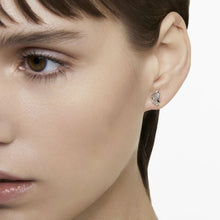 Khuyên tai nữ LAMY White Lilia Stud Silver Earrings CDE3078