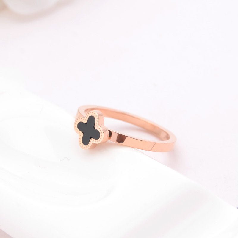 Lucky Four Leaf Ring Rose Gold, đai nhẫn trơn mảnh