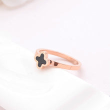Nhẫn CDE Lucky Four Leaf Ring vàng hồng CDE8085BL dành cho nữ