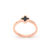 Nhẫn CDE Lucky Four Leaf Ring vàng hồng CDE8085BL dành cho nữ