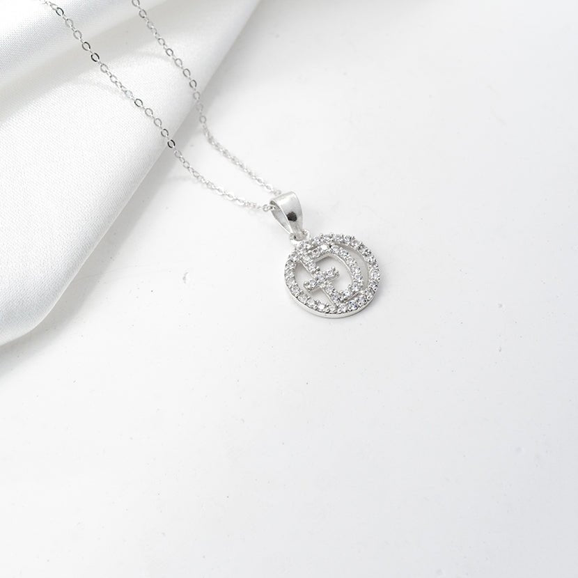 Sparking D-shaped Necklace Silver, mặt tròn viền hàng đá nhỏ