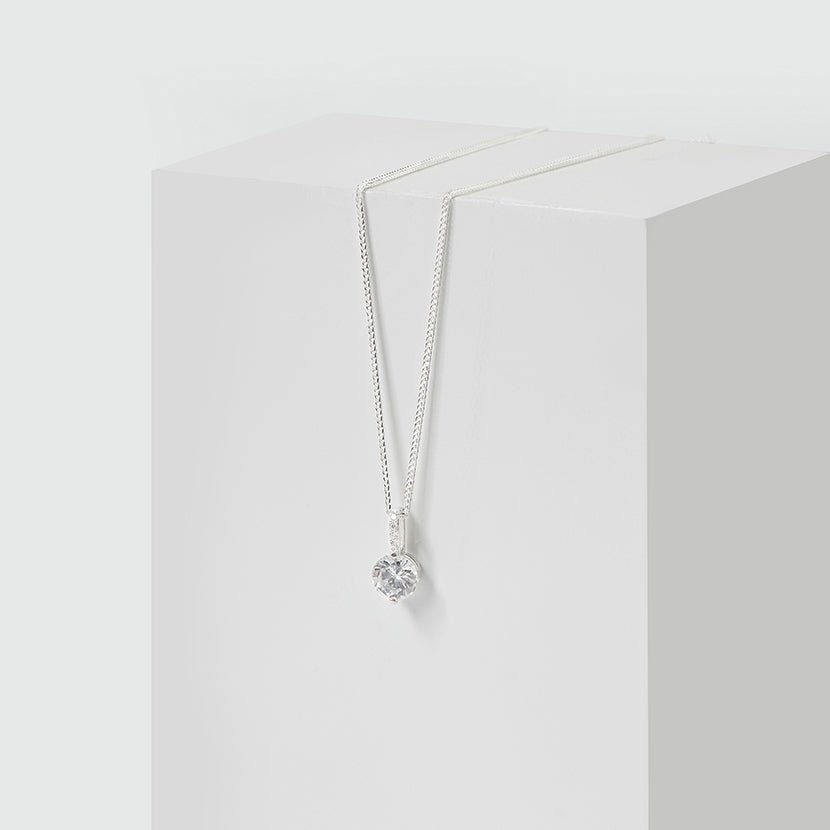Sparkling Stone Necklace Silver White