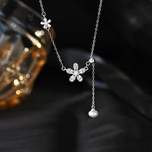 Dây chuyền LAMY Five-petal Flower Pendant Silver Necklace CDE6232SV